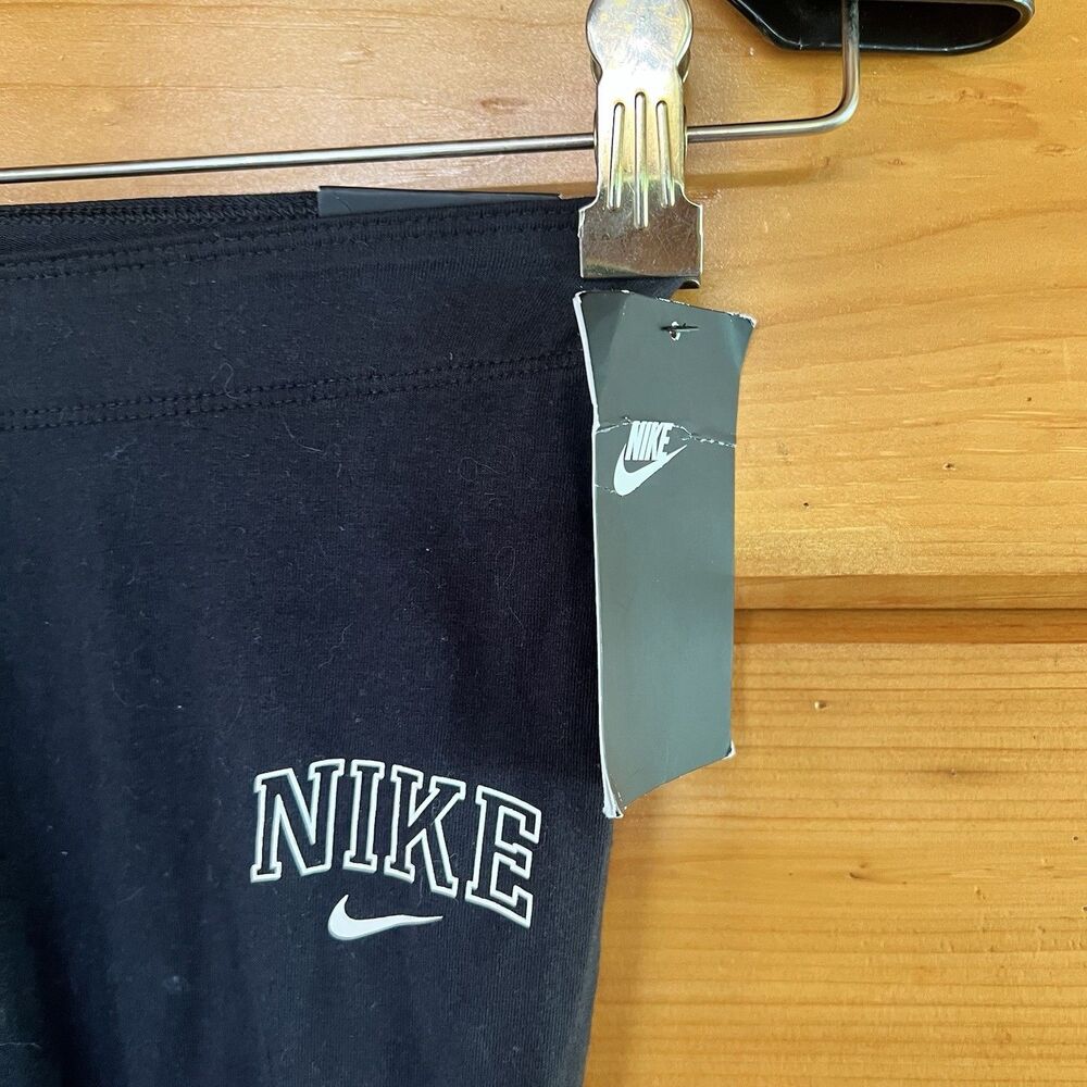 Nike Women's Tight-Fit Training Leggings Black White XS - Picture 4 of 6